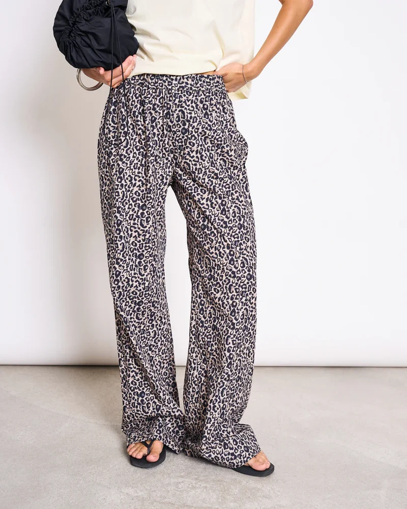 JAN'N JUNE Soby leo print