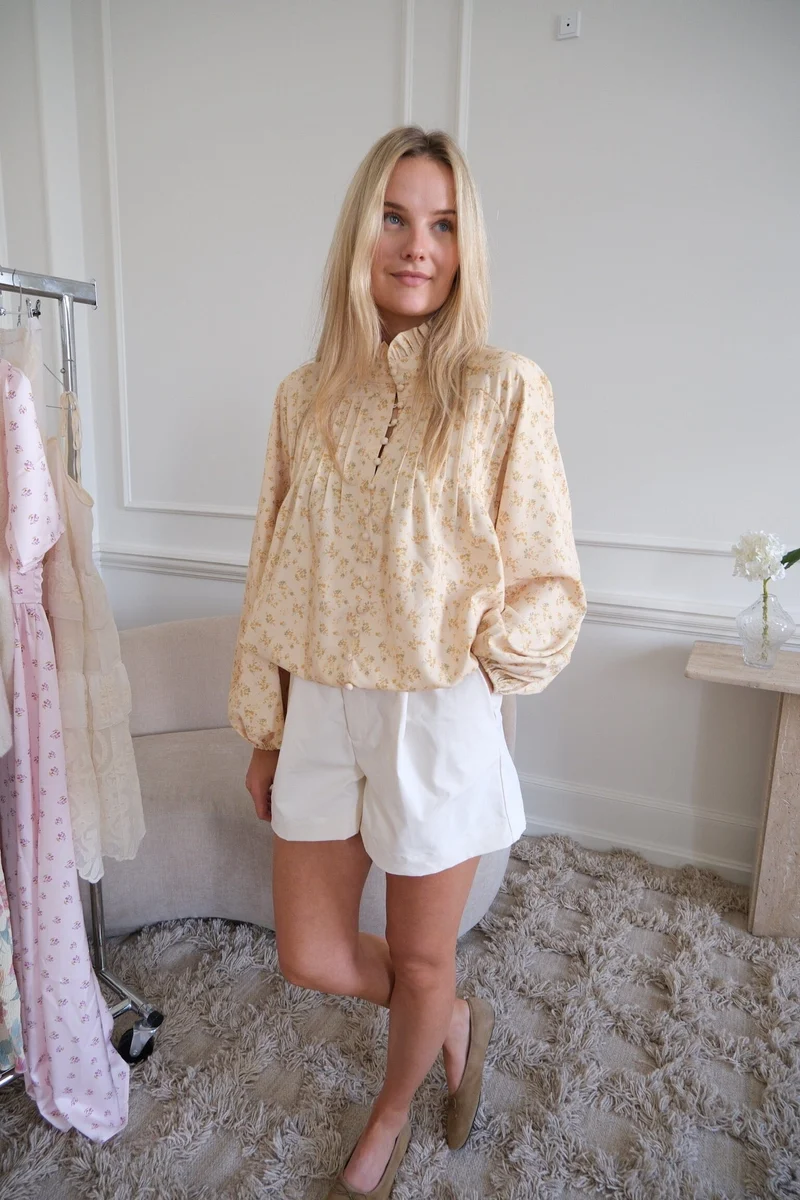 BYIC x Molly&My - Ingeborgic Shirt A23929 - Yellow Flower Print