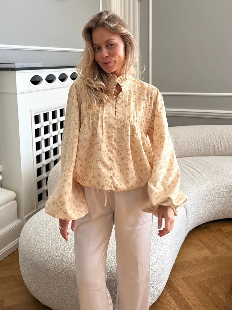 BYIC x Molly&My - Ingeborgic Shirt A23929 - Yellow Flower Print