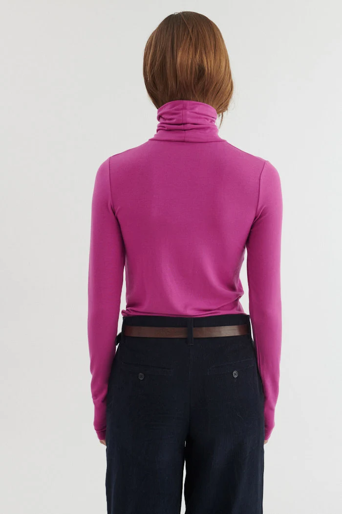 BASIC APPAREL Joline T-Neck purple orchid