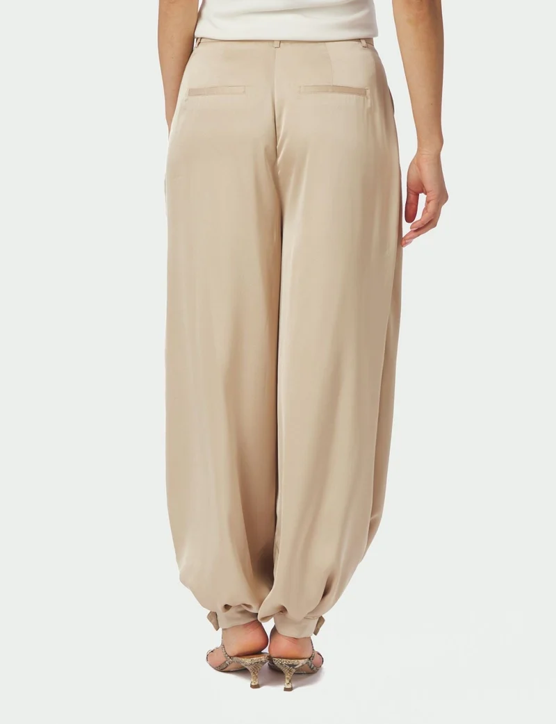 Neo Noir - Fayla Drapy Satin Balloon Pants 167418 - 125 - Dark Sand
