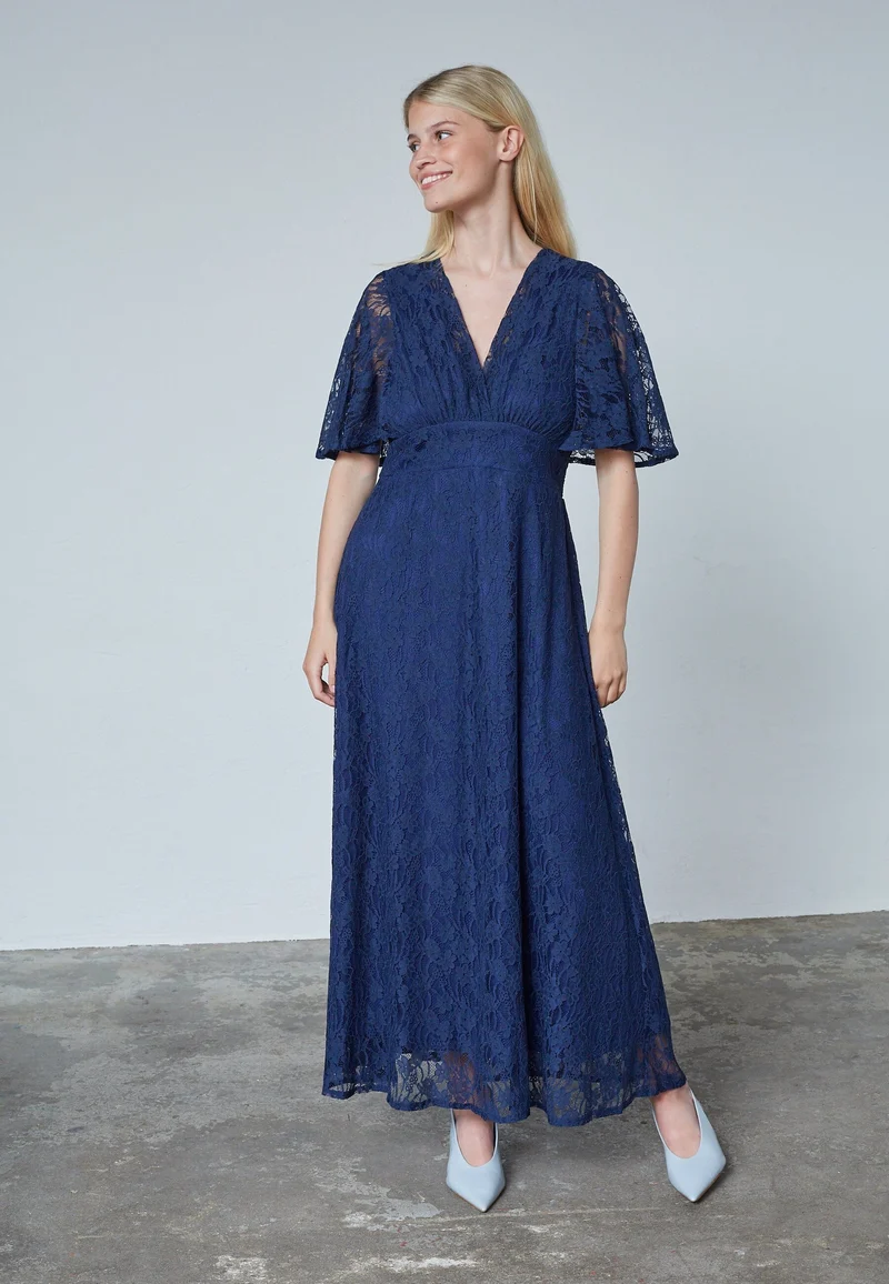 Sisters Point - Gisela-Dr13 18897 - 440 - Navy