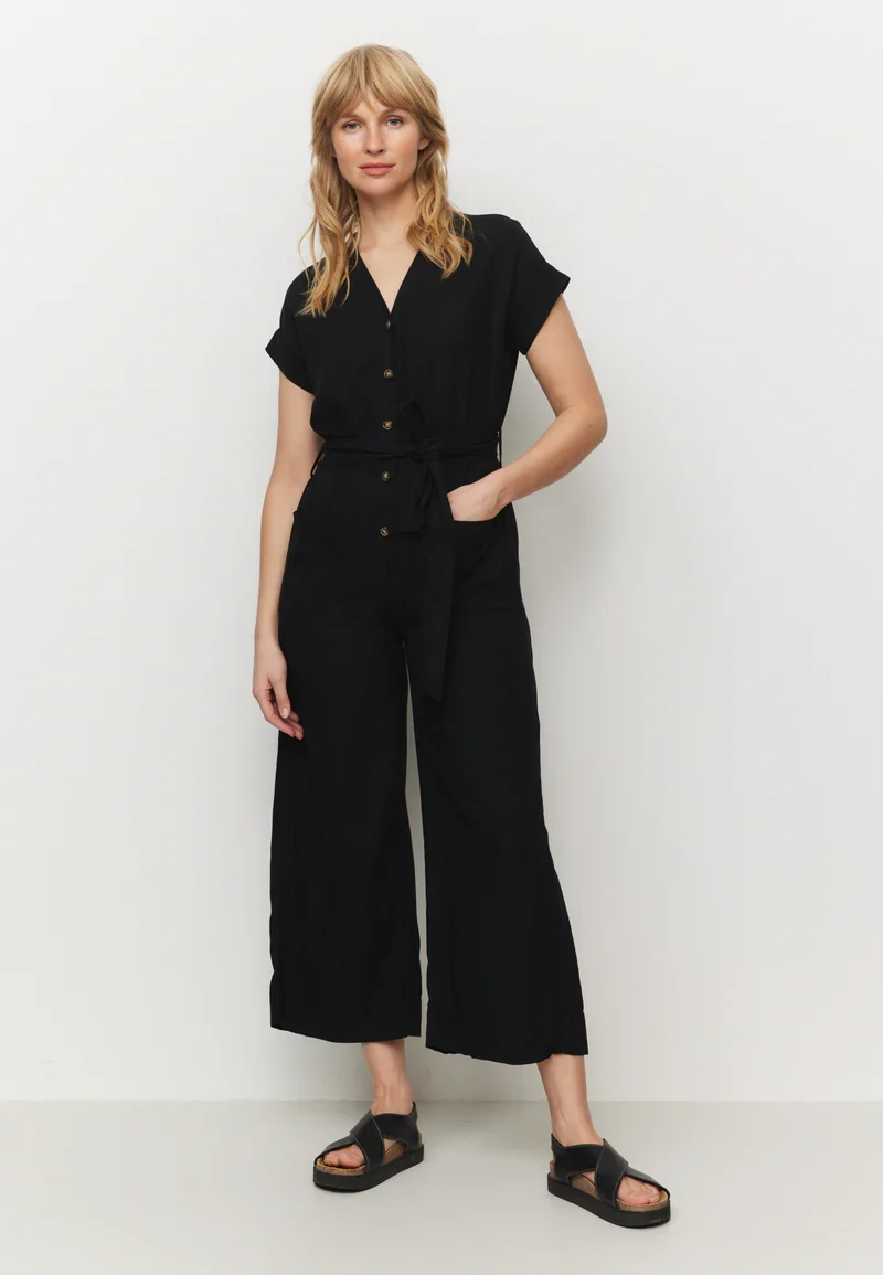 RECOLUTION Dianella black