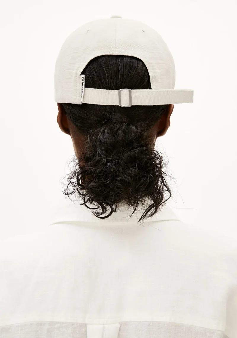 ARMEDANGELS Yenaas Bold Cap W oatmilk-black