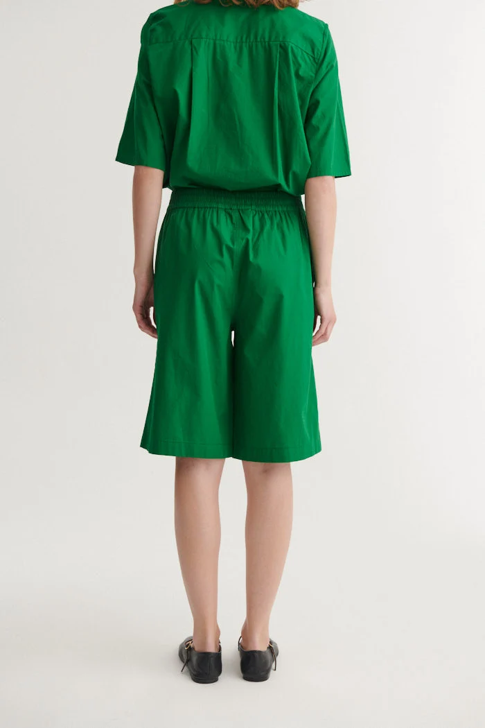 BASIC APPAREL Silje Bermuda Shorts abundant green