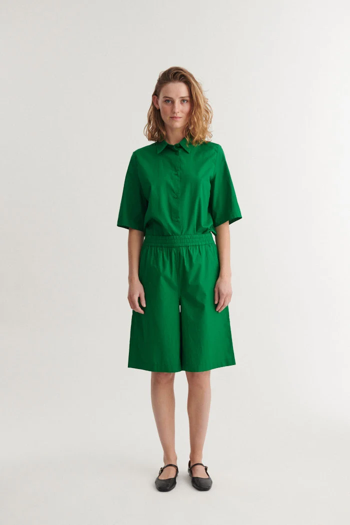BASIC APPAREL Silje Bermuda Shorts abundant green