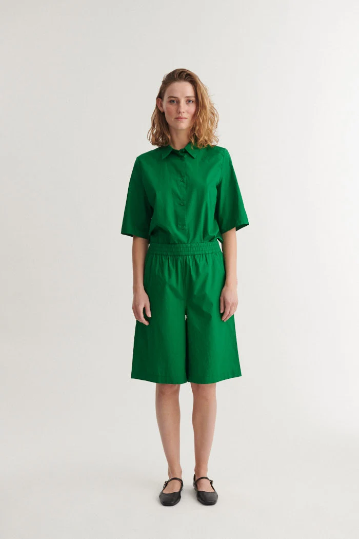 BASIC APPAREL Silje Bermuda Shorts abundant green