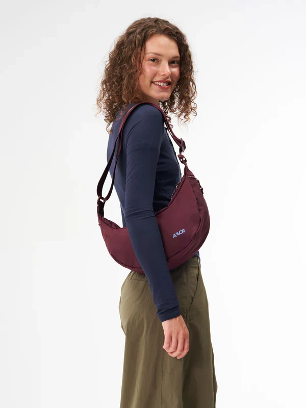 AEVOR Sling Bag Small burgundy