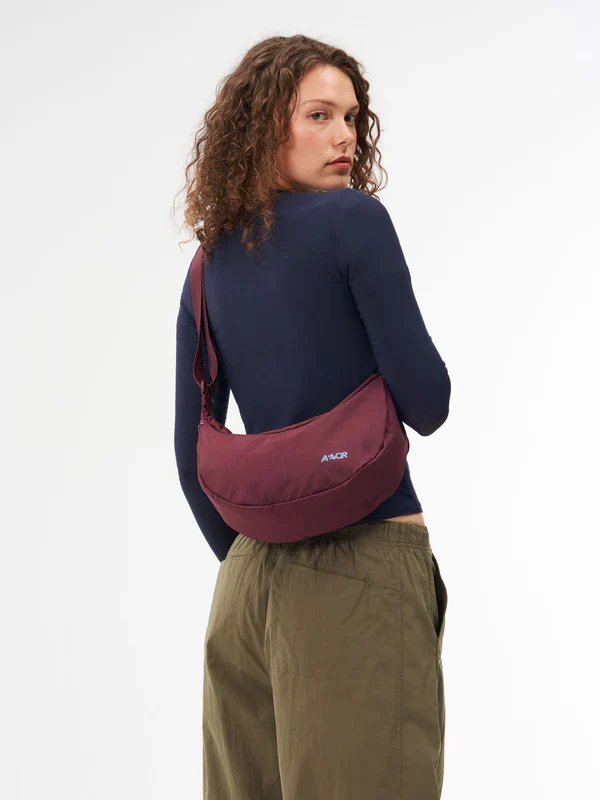 AEVOR Sling Bag Small burgundy