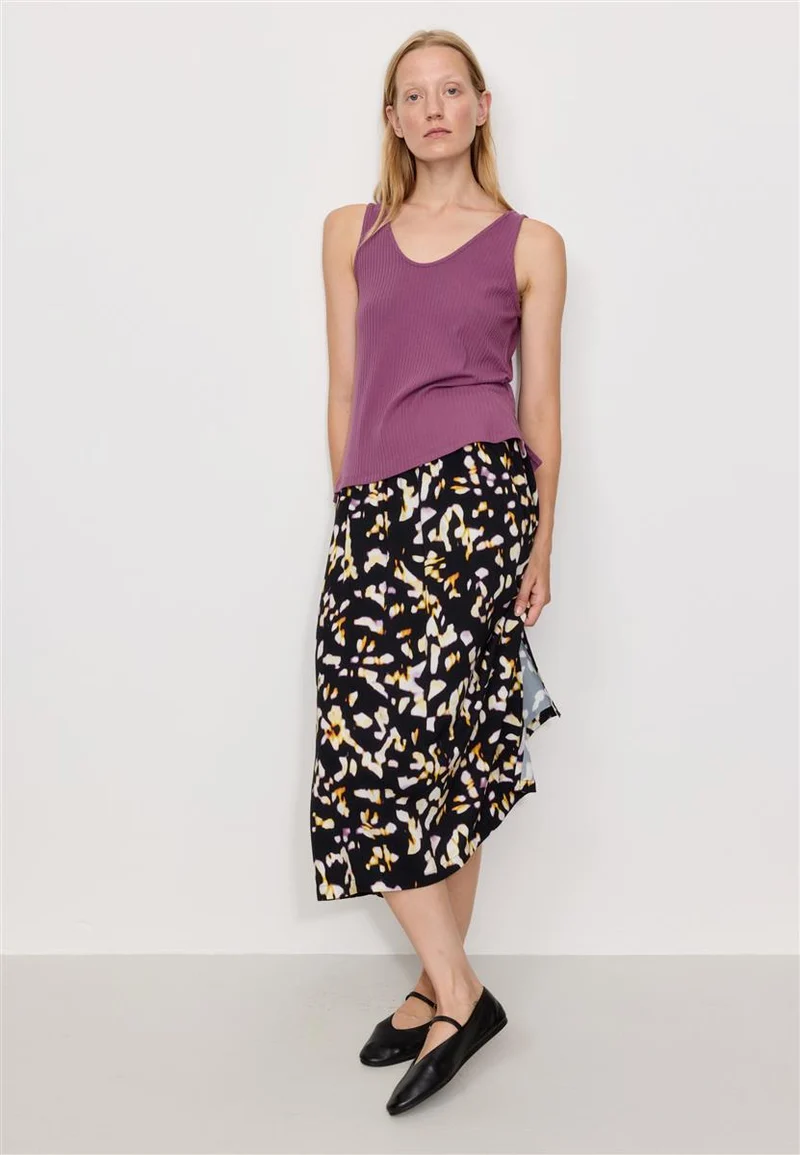 RECOLUTION Tonina dark tulip
