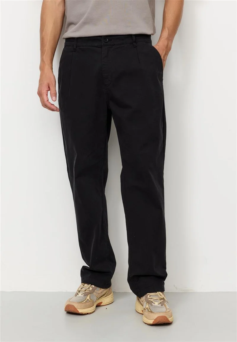 RECOLUTION Oak black