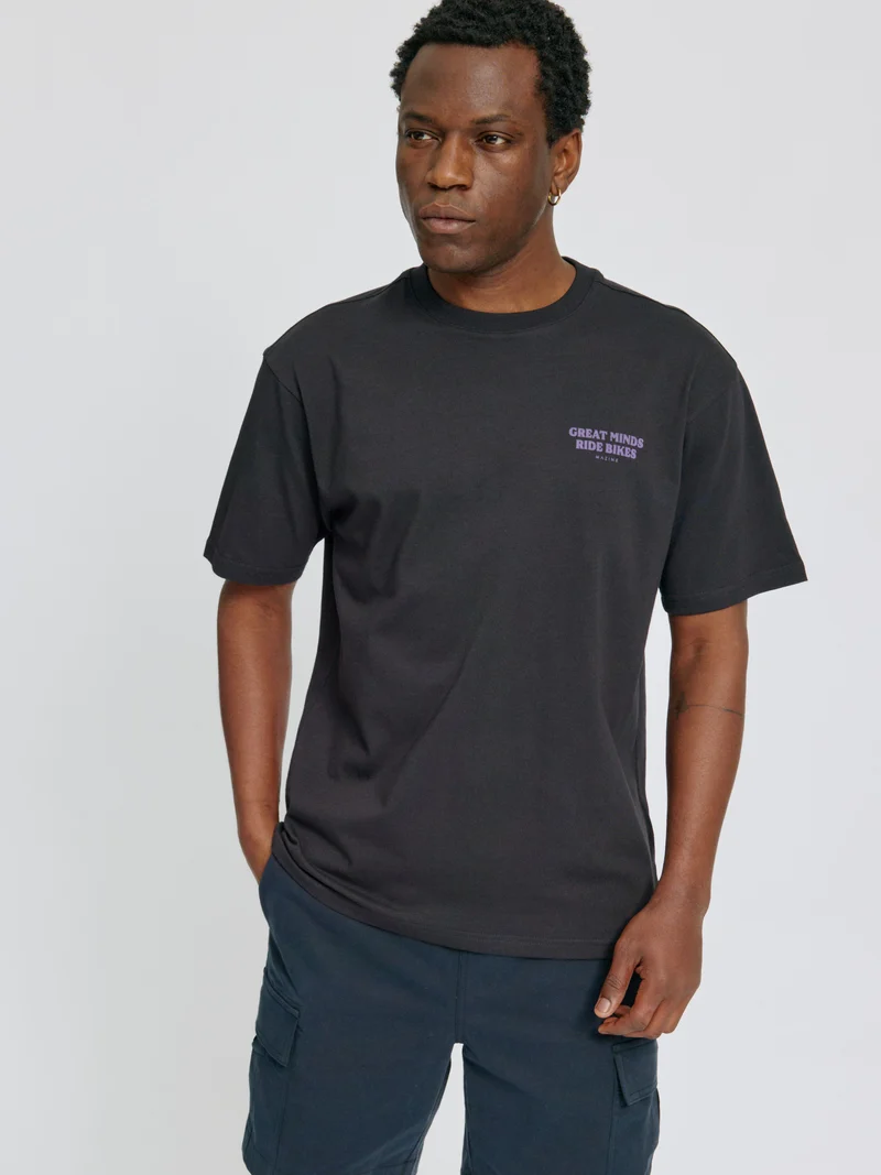 MAZINE Back Print Theme T-Shirt black/minds