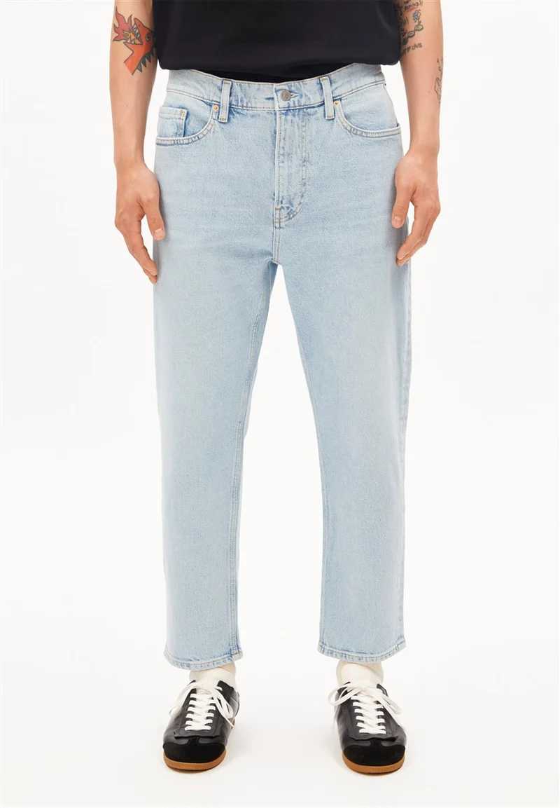 ARMEDANGELS Maakx Relaxed Tapered Jeans eman
