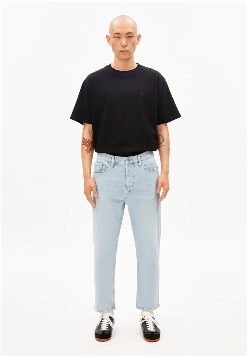 ARMEDANGELS Maakx Relaxed Tapered Jeans eman