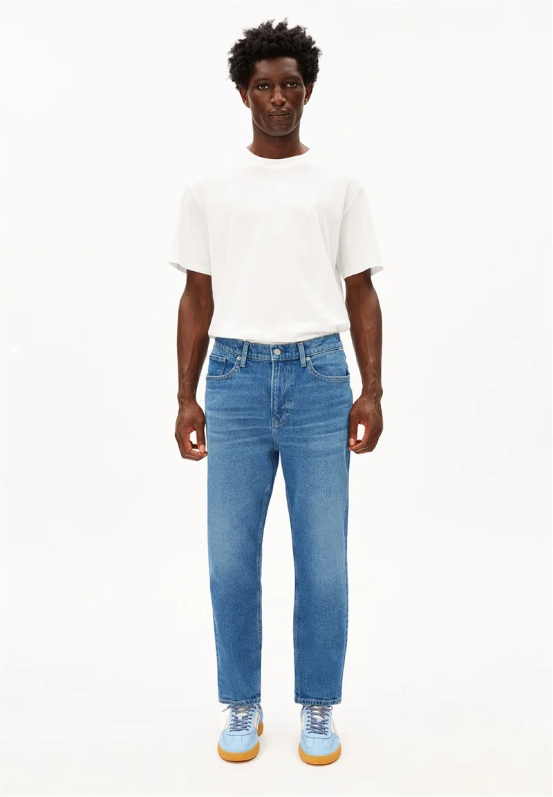 ARMEDANGELS Maakx Relaxed Tapered Jeans orkla