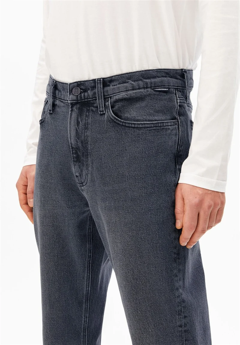 ARMEDANGELS Maakx Relaxed Tapered Jeans cadria