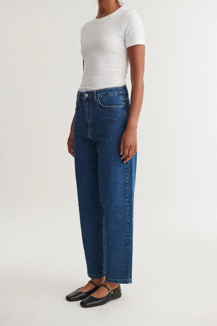 BASIC APPAREL Ea Mid Blue Jeans