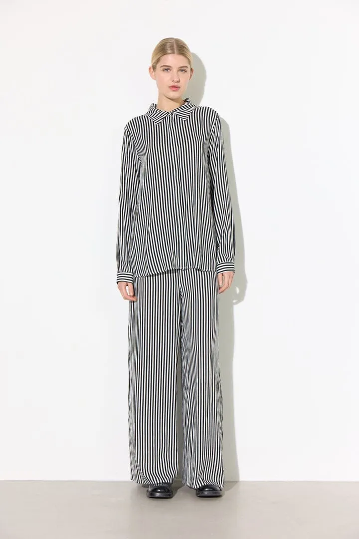 Hunkøn - Vicky Shirt 25980 - Black Striped