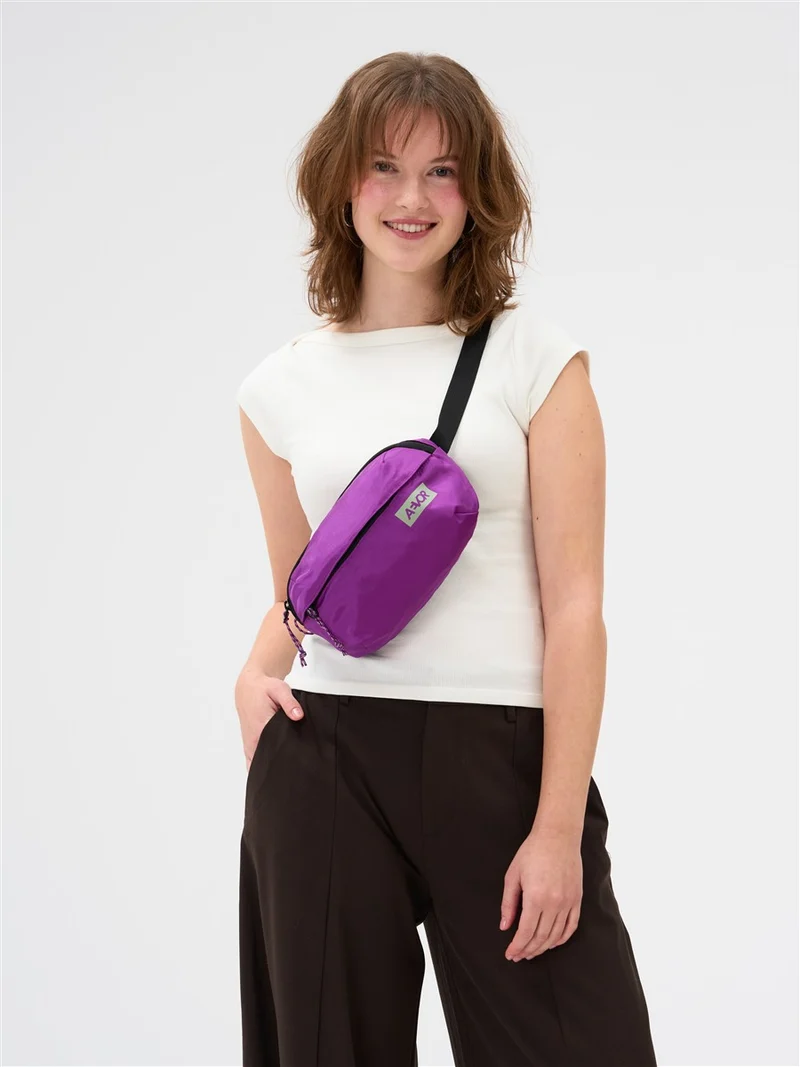 AEVOR Hip Bag Ease Ripstop Electric Fuchsia