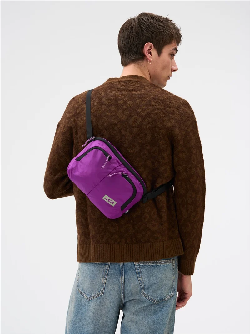 AEVOR Sacoche Bag Ripstop Electric Fuchsia