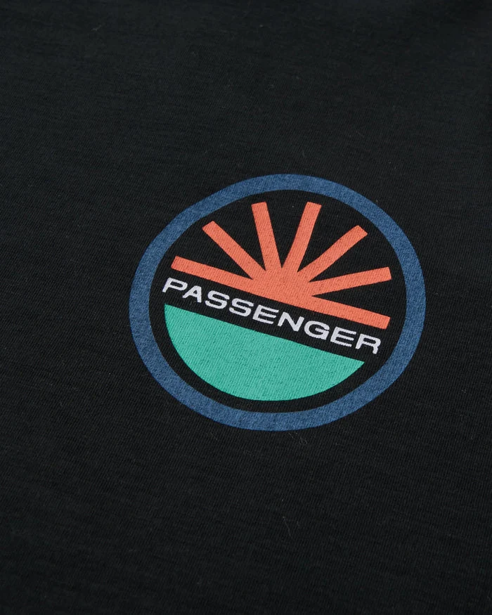 PASSENGER Chase The Light Active Top black