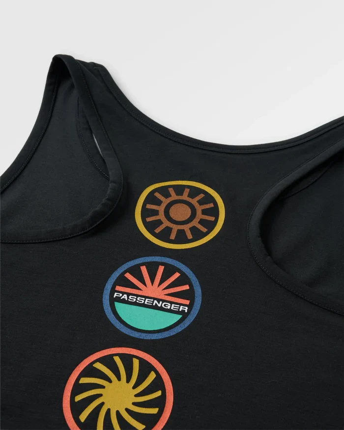 PASSENGER Chase The Light Active Top black