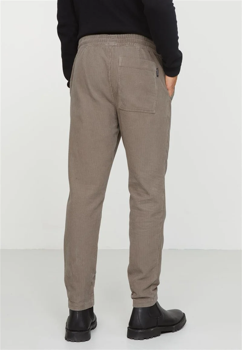 RECOLUTION Cas hazel brown