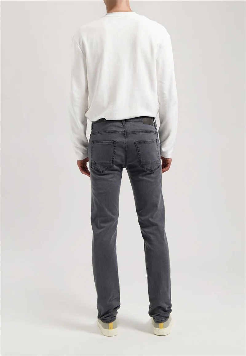 MUD JEANS Dunn Low Tapered O3 Grey