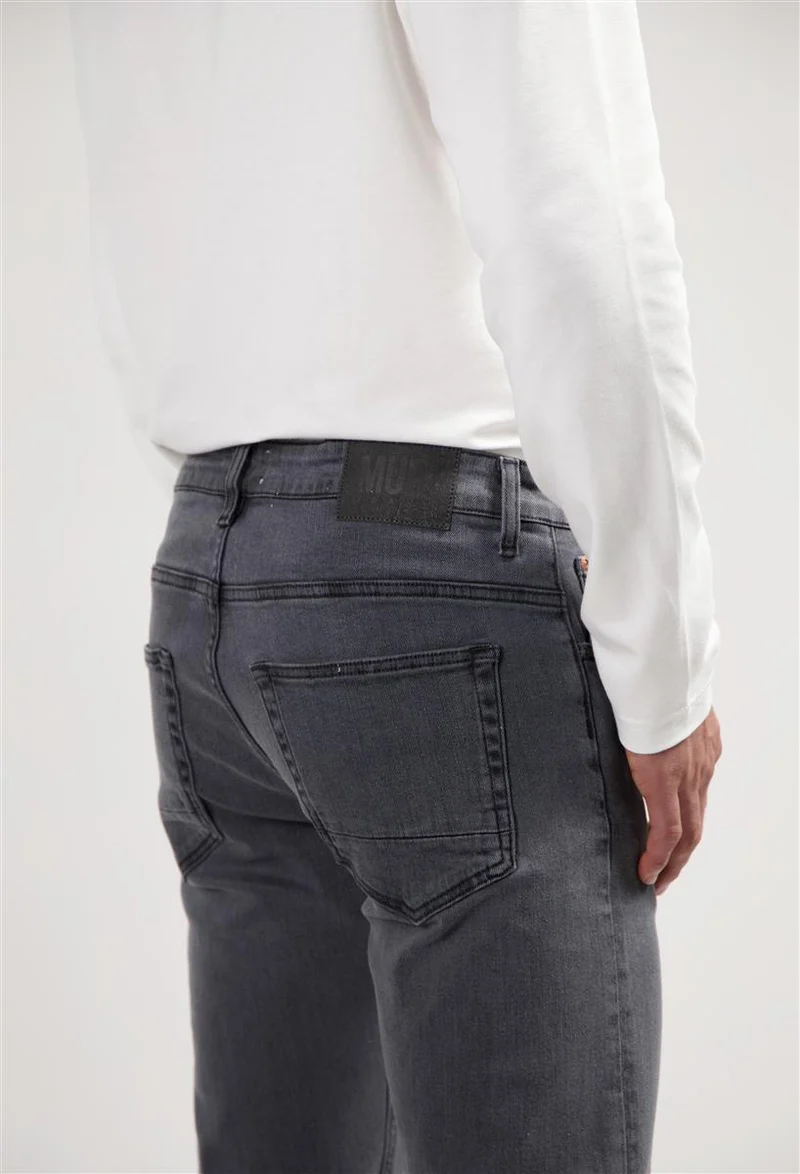 MUD JEANS Dunn Low Tapered O3 Grey