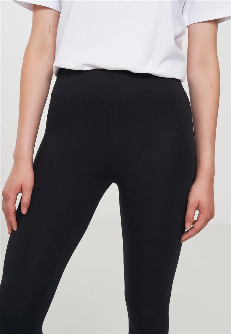 RECOLUTION Thisle black