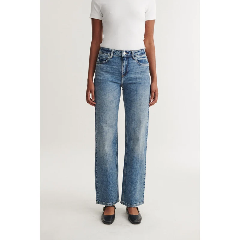 BASIC APPAREL Elisa Jeans stone washed