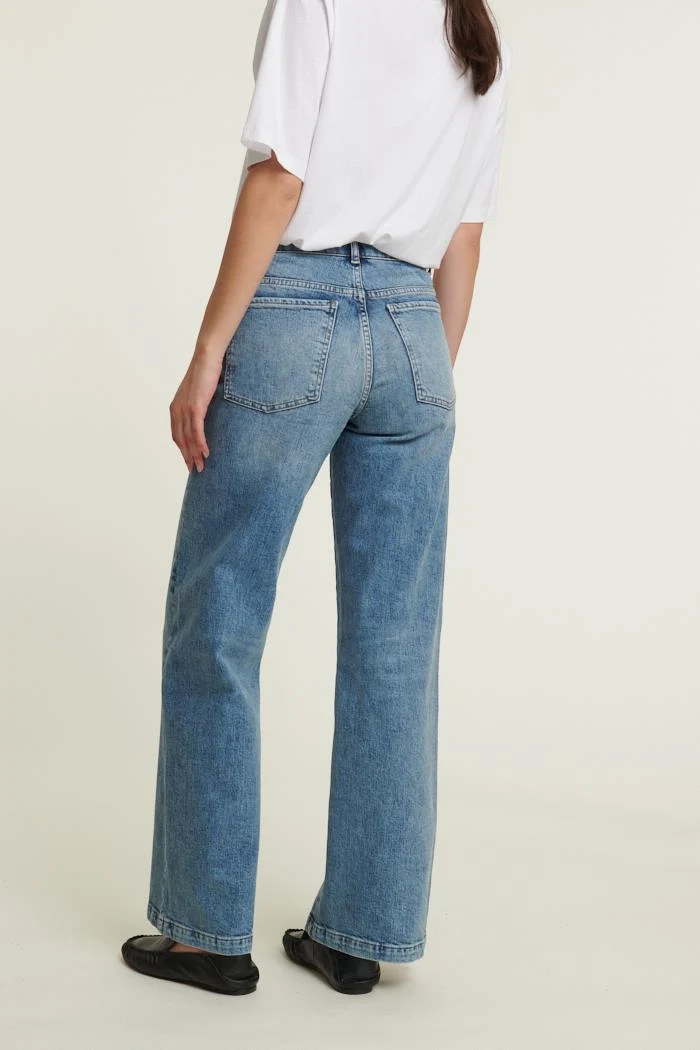 BASIC APPAREL Enya Jeans stone washed