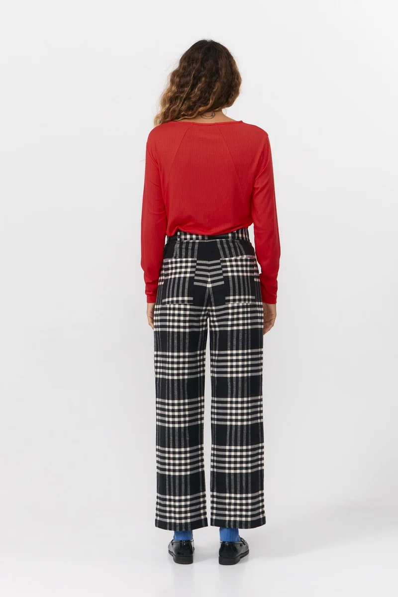 SUITE 13 Mirabel red