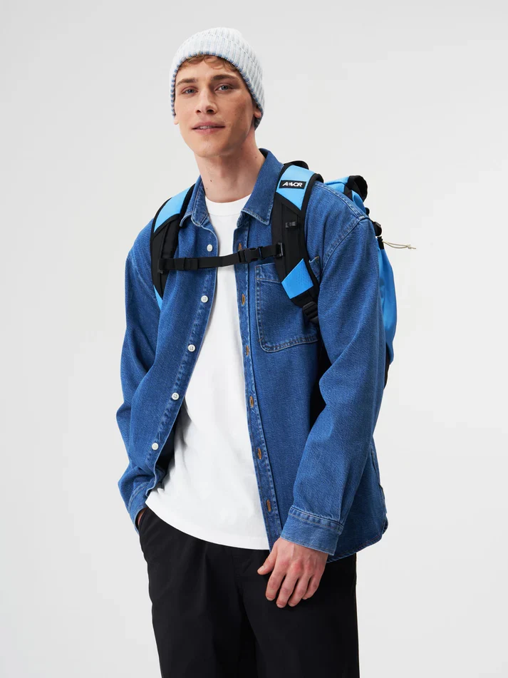 AEVOR Roll Pack Proof retro blue