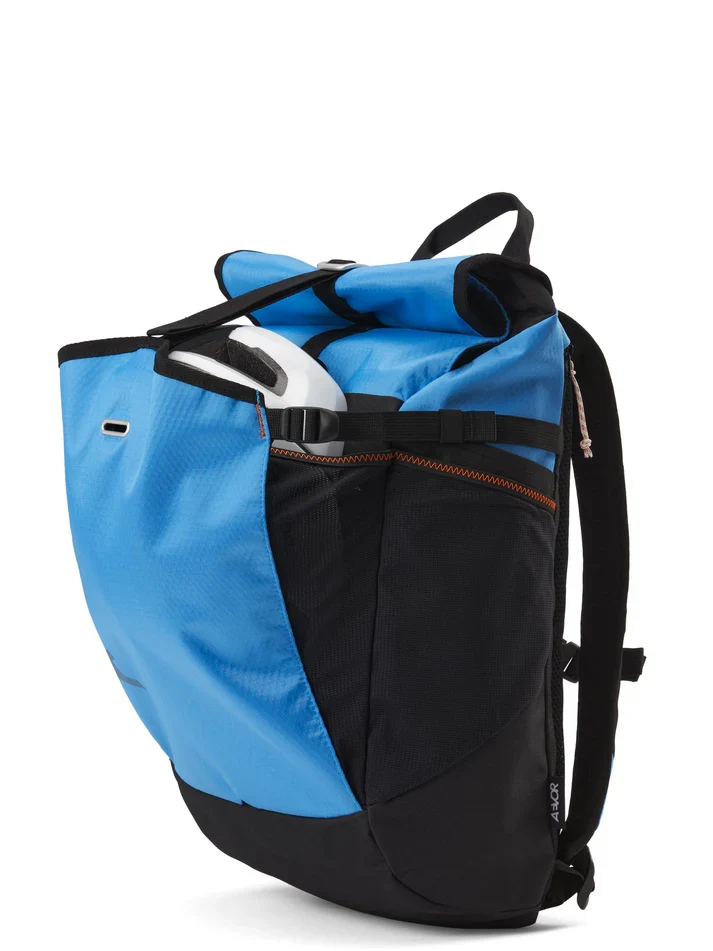 AEVOR Roll Pack Proof retro blue