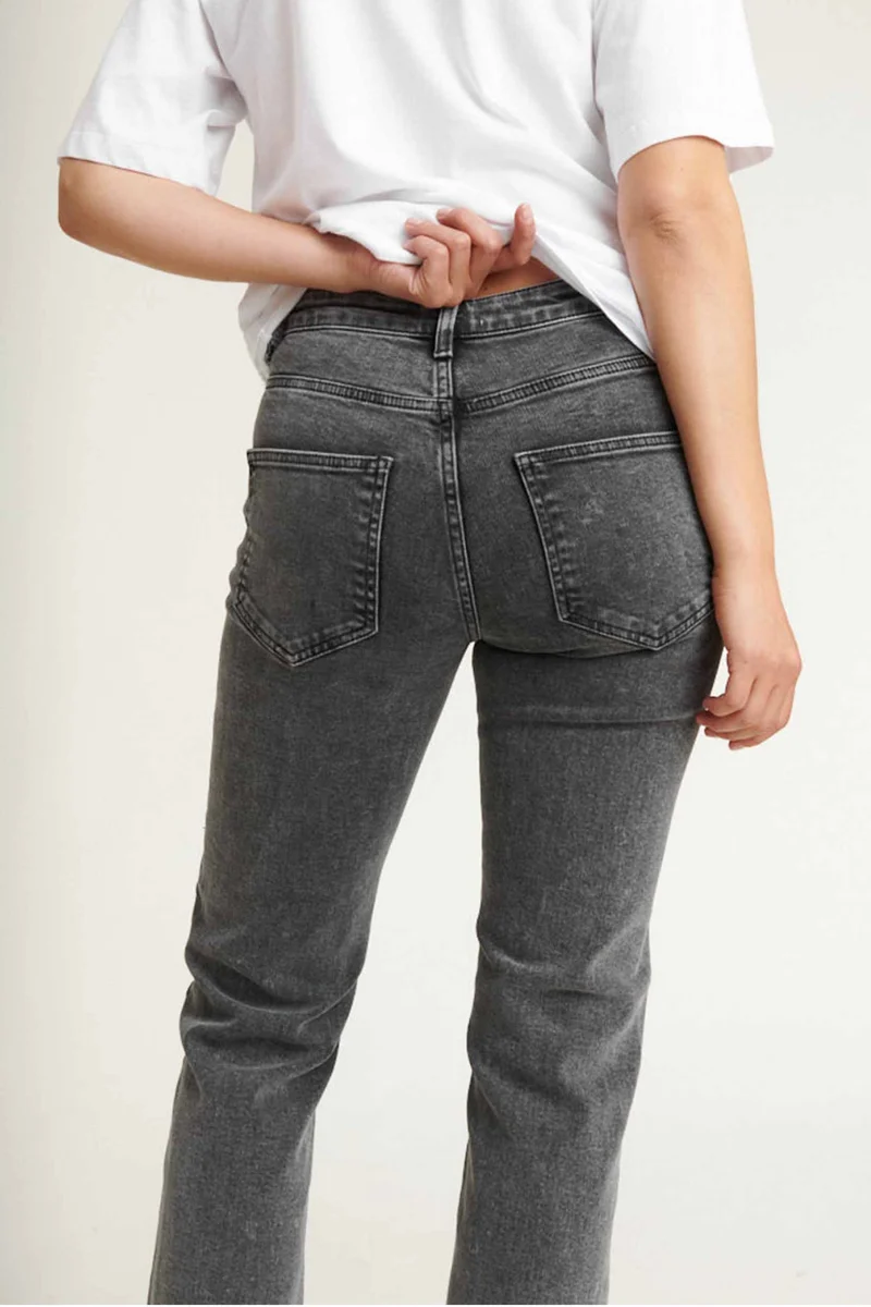 BASIC APPAREL Elisa Jeans grey