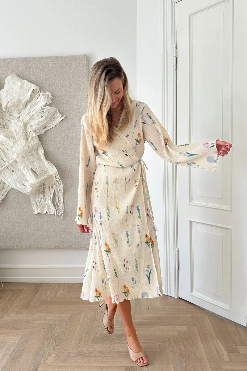 BYIC - Ofeliaic Long Wrap Dress - owfp Off White Flower Print
