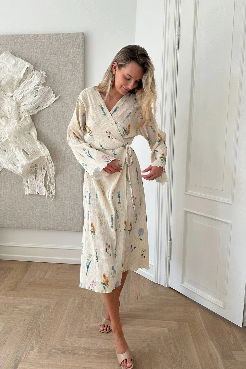 BYIC - Ofeliaic Long Wrap Dress - owfp Off White Flower Print