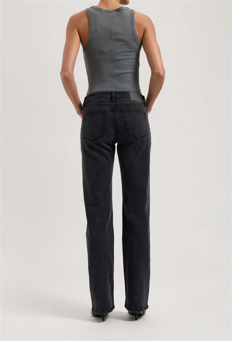 MUD JEANS Carry Mid Straight black vintage