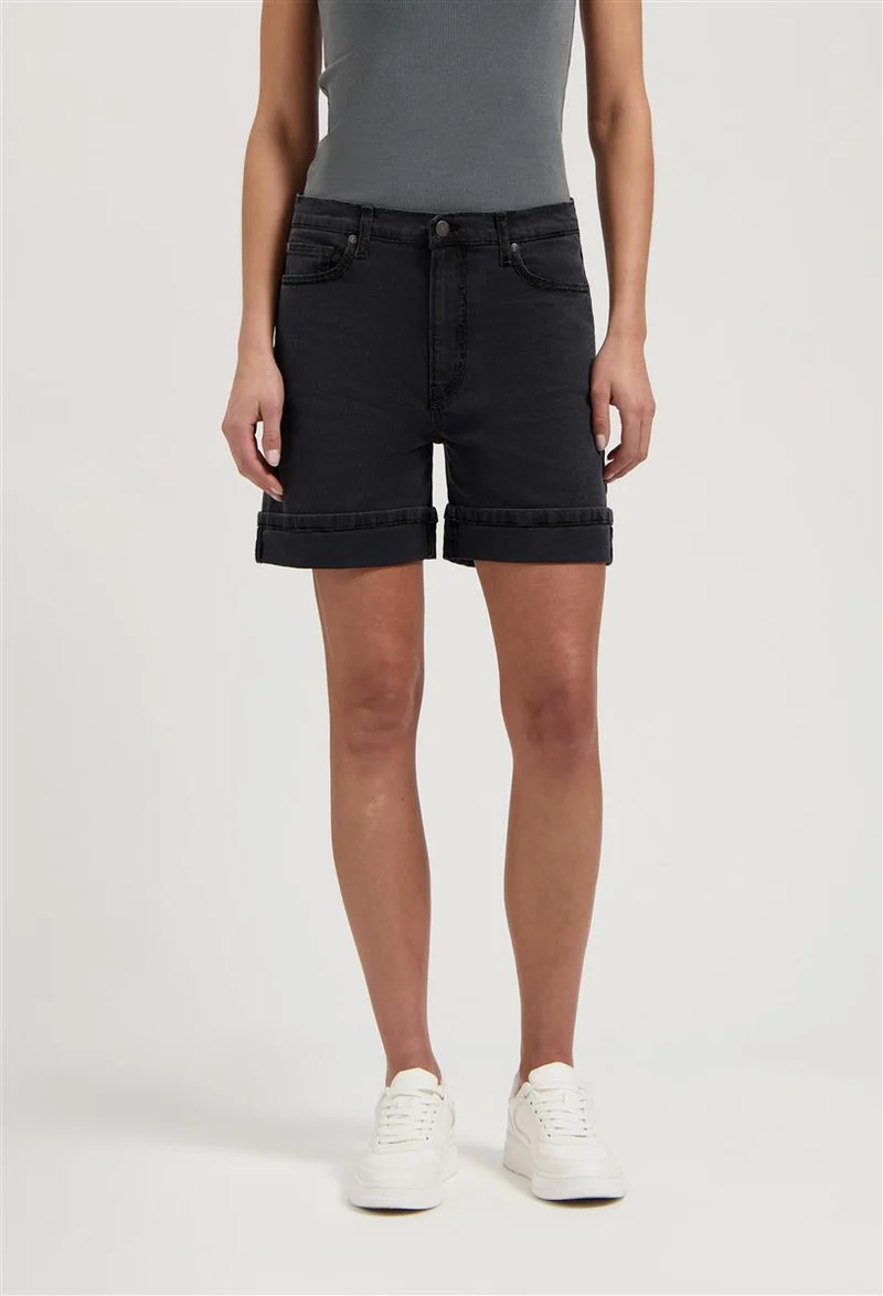 MUD JEANS Mid Short black vintage