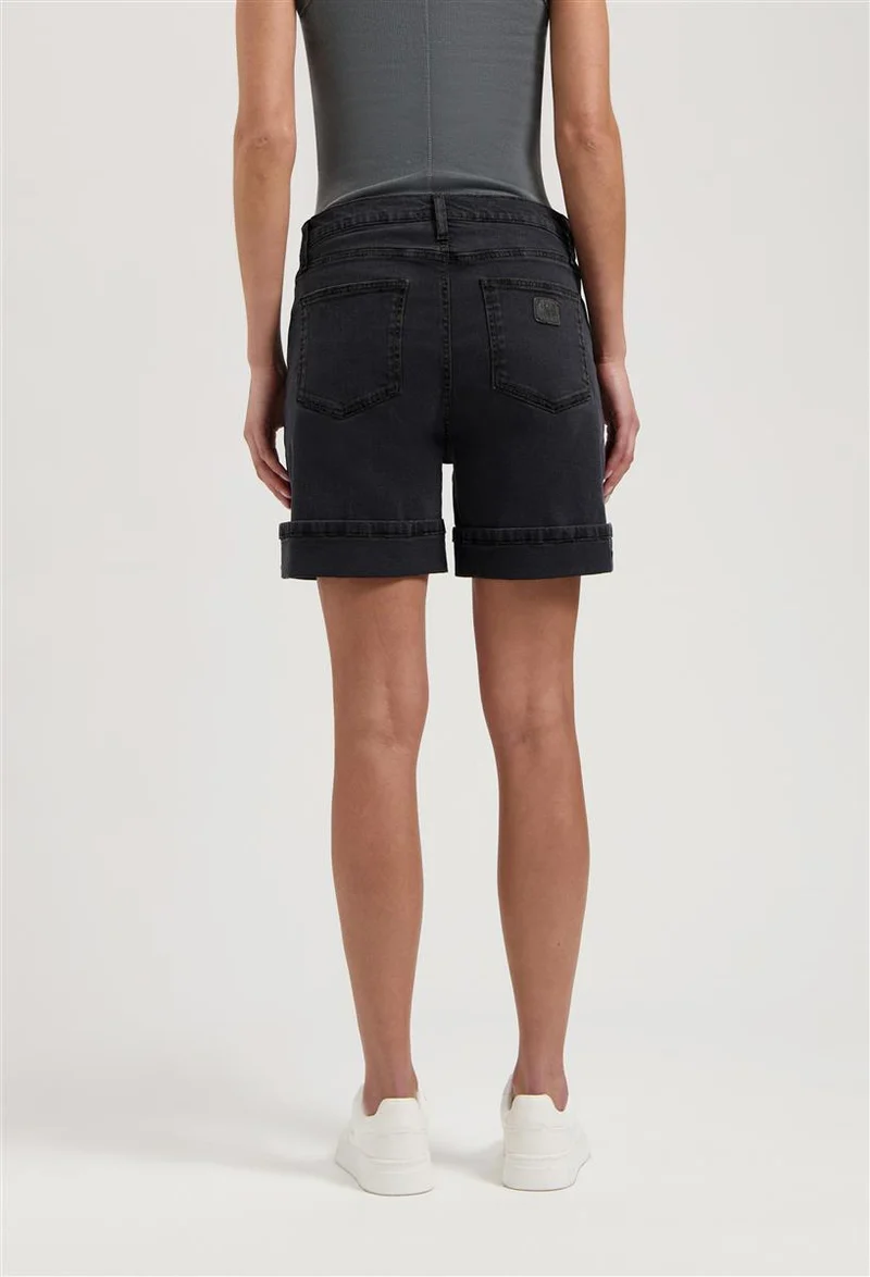 MUD JEANS Mid Short black vintage