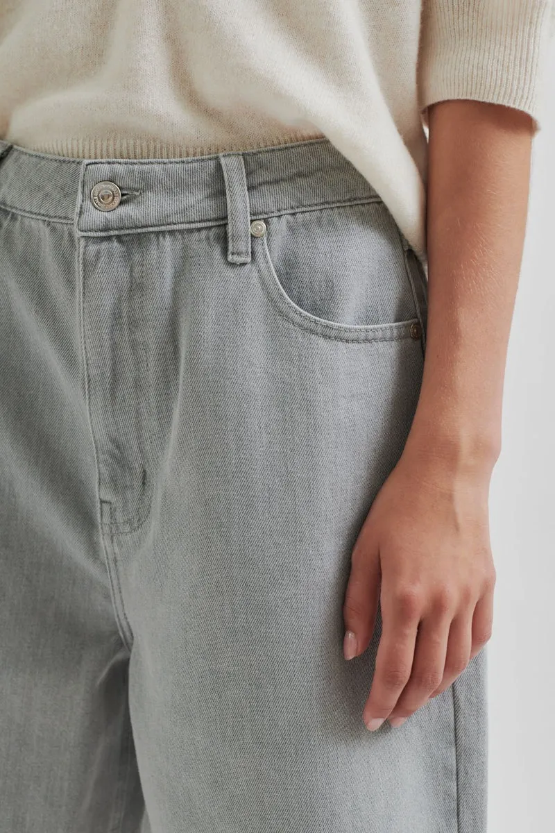 Second Female - Esso Bermuda Shorts 59780 - Light Grey Denim 7035