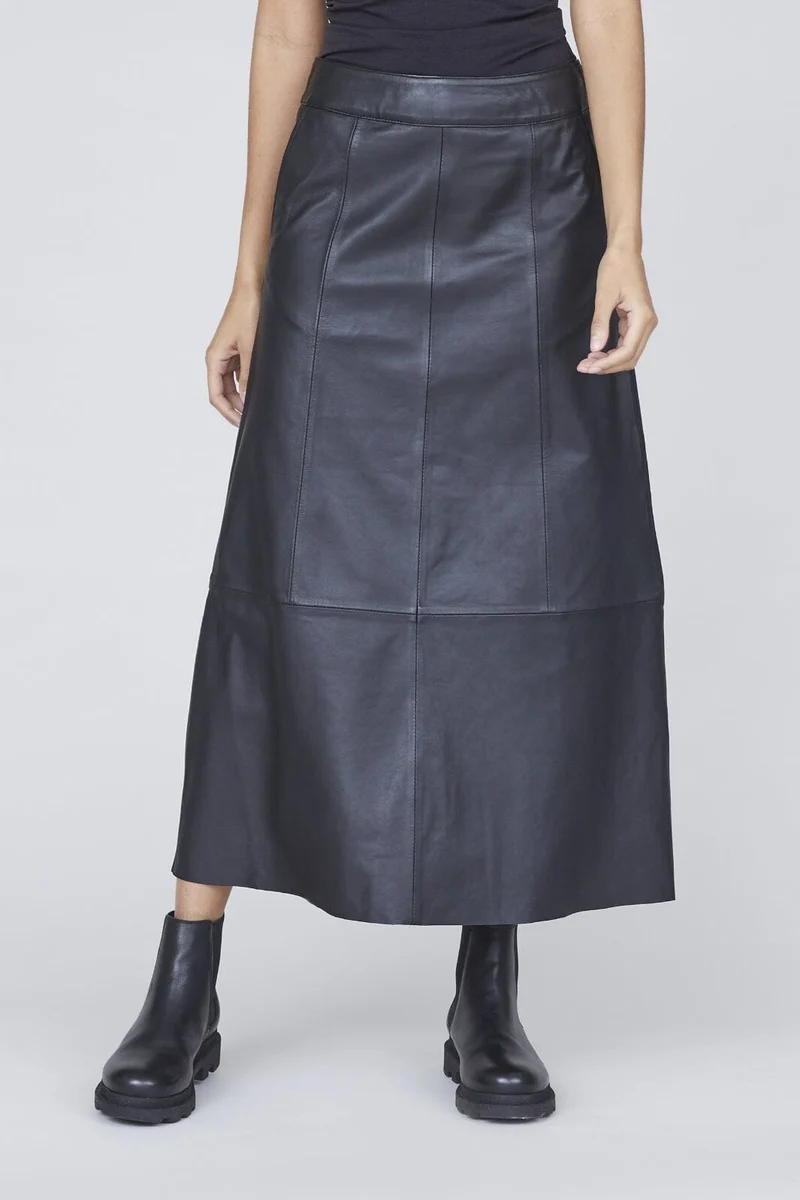 Love & Divine - Love1069 - 000 Black