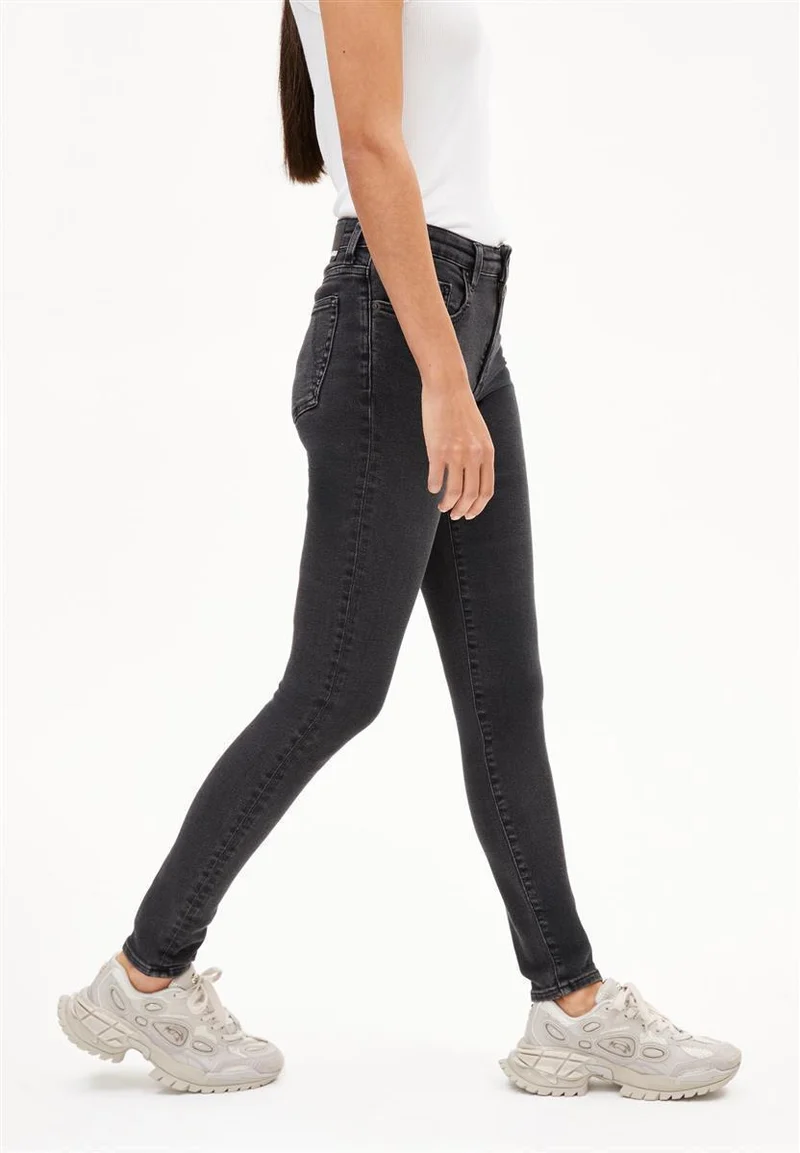 ARMEDANGELS Tillaa Skinny true black washed
