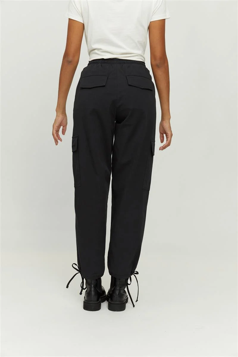 MAZINE Coria Cargo Pants black
